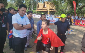 Cảm phục cô gái nhỏ mà có 'võ' của marathon Việt Nam