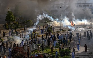 Biểu tình bùng phát khắp Pakistan sau vụ bắt giữ cựu Thủ tướng Khan