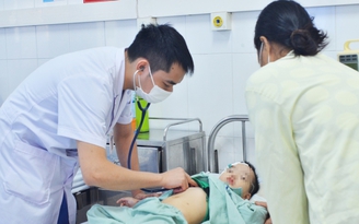 Quảng Ninh: Bé 3 tuổi nguy kịch do tiêu chảy cấp