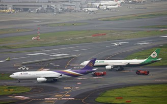 Hai máy bay va chạm, sân bay Nhật Bản phải tạm đóng cửa đường băng