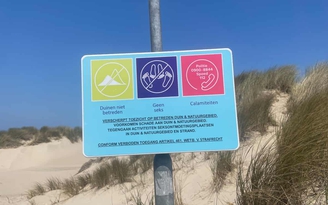 Thị trấn Hà Lan cấm quan hệ tình dục trên bãi biển