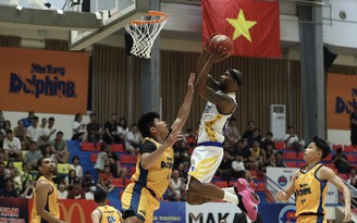 Giải bóng rổ VBA 2023: CLB Ho Chi Minh City Wings thắng vất vả Nha Trang Dolphins