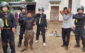 Bắt 45 nghi phạm tham gia tấn công 2 trụ sở xã ở Đắk Lắk
