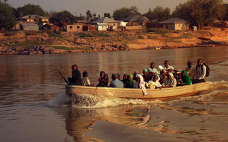 Nigeria: Đi đám cưới về thì bị lật thuyền, hơn 100 người chết