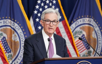 Fed 'đóng băng' lãi suất sau 10 lần tăng liên tiếp