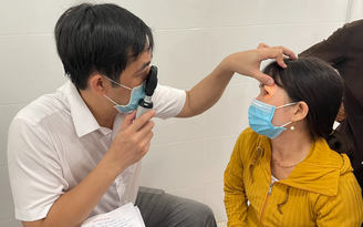 Mổ mắt đục thủy tinh thể bằng kỹ thuật cao phaco kính mềm cho bệnh nhân nghèo