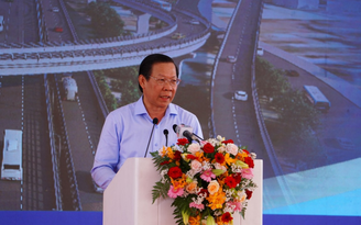 Chủ tịch UBND TP.HCM cam kết với Thủ tướng sẽ thông xe Vành đai 3 vào cuối 2025