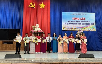 44 năm trồng chữ miền biên viễn 44 năm trồng chữ miền biên viễn
