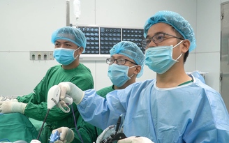 Việt Nam lần đầu tiên điều trị ung thư thận bằng phẫu thuật nội soi