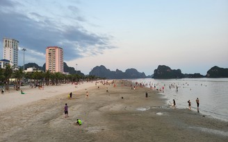 Quảng Ninh: Xảy ra nhiều vụ đuối nước tại bãi tắm Hòn Gai