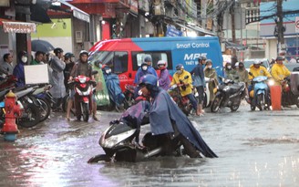 Nhiều tuyến đường ở TP.Thủ Đức ngập sâu