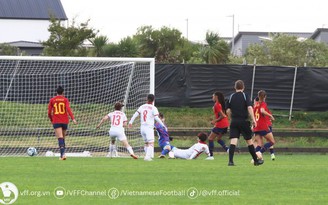Đội tuyển nữ Việt Nam thua Tây Ban Nha 0-9: 'Cầu thủ chưa tự tin, thiếu giao tiếp'