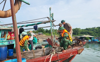Quảng Ninh kêu gọi hàng nghìn tàu cá tránh bão số 1