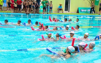  ‘Đường đua xanh’ 2023: Vừa thi bơi vừa thi kỹ năng phòng chống đuối nước