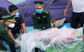 Phú Yên: 2 ngư dân gặp nạn khi bơi thúng chai đi câu mực trên biển