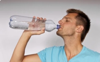 Uống 10 lít nước một ngày cũng không đã khát, không ngờ là do u não