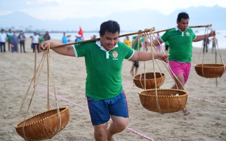 Ngư dân Đà Nẵng cùng du khách tranh tài tại Ngày hội miền biển