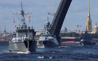 Nga khoe sức mạnh hải quân, ông Putin nói có thêm 30 tàu trong năm nay