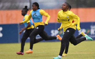 Chủ tịch LĐBĐ châu Phi can thiệp vụ tranh chấp đội tuyển nữ Nam Phi