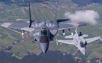 F-16 và MiG-29 'đẳng cấp khác biệt'? F-16 và MiG-29 'đẳng cấp khác biệt'?