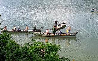 Quảng Nam: Lật ghe chở 8 người ở hồ thủy điện sông Tranh 4