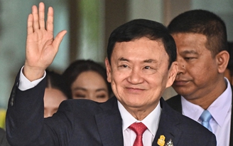 Cựu Thủ tướng Thái Lan Thaksin nhận án tù 8 năm