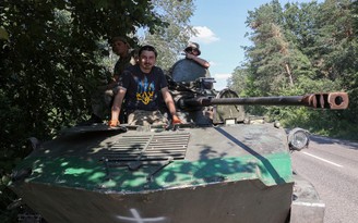 Chiến sự ngày 526: Ukraine gặp trở ngại; Nga chặn nhiều UAV và rốc két