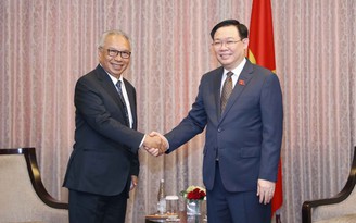 Chủ tịch Quốc hội Vương Đình Huệ tiếp Chủ tịch Hội Hữu nghị Indonesia - Việt Nam