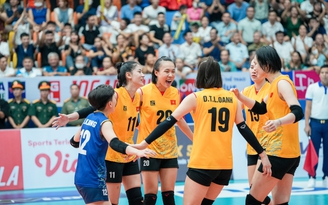 Bóng chuyền nữ Việt Nam thay HLV trưởng, Thanh Thúy không đấu chặng 2 SEA V.League