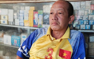 Vĩnh biệt 'cơn lốc đường biên' một thời tung hoành của bóng đá Việt Nam