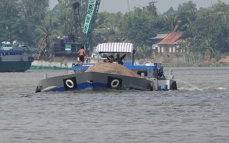 'Nút thắt' nguồn cung cát đã mở nhưng vẫn rối