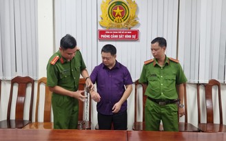 Bắt người nhận 100.000 USD 'chạy án' cho nguyên Cục trưởng Cục Đăng kiểm Việt Nam