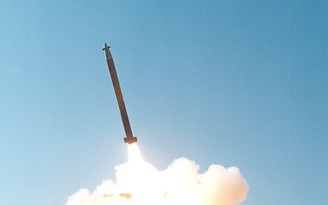 Mỹ sẽ cấp cho Ukraine tên lửa tầm xa mang bom chùm?