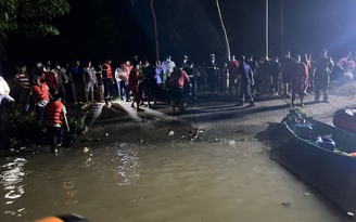 Trà Vinh: Tìm thấy thi thể 2 nam sinh mất tích khi tắm sông