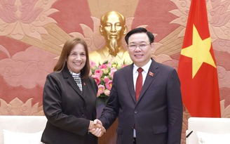 Chủ tịch Quốc hội: Quan điểm của Việt Nam là ủng hộ Cuba