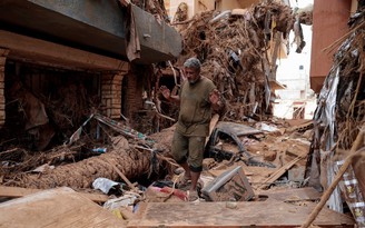 Nhiều người lâm cảnh màn trời chiếu đất sau trận 'hồng thủy' thảm khốc ở Libya