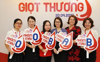 Người TNG Holdings Vietnam mang 'giọt thương' gửi vào ngân hàng máu