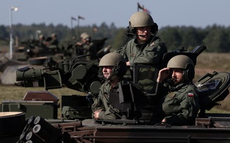 Ba Lan ngừng viện trợ vũ khí cho Ukraine giữa căng thẳng ngũ cốc Ba Lan ngừng viện trợ vũ khí cho Ukraine giữa căng thẳng ngũ cốc