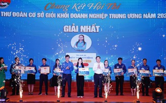 Trao giải nhất cho nữ bí thư Đoàn cơ sở giỏi Khối Doanh nghiệp T.Ư