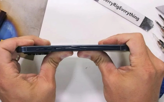 Khung titan 'siêu bền' của iPhone 15 Pro gây thất vọng