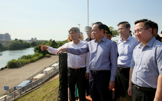 Phó thủ tướng Trần Lưu Quang kiểm tra công tác chống buôn lậu tại Quảng Ninh