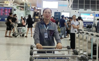 Khách bỏ quên hơn 8.000 euro trên xe đẩy sân bay Nội Bài