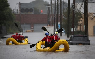 New York 'chìm trong nước' vì mưa kỷ lục
