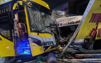 Thủ tướng chỉ đạo điều tra vụ tai nạn xe khách làm 4 người chết tại Đồng Nai