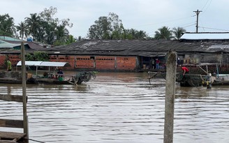 Vĩnh Long: Phát hiện thi thể nam giới trên sông Trà Ôn