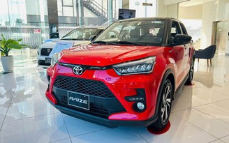 Toyota giảm giá hàng loạt xe tại Việt Nam