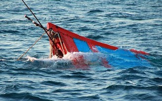 Phú Yên: Tìm kiếm ngư dân mất tích khi đang đánh cá trên biển