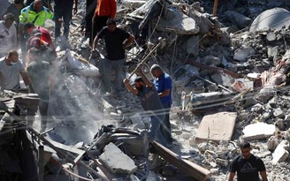 Israel tấn công dồn dập vào Li Băng, Gaza