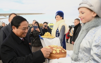 Thủ tướng Tatarstan mời Thủ tướng Phạm Minh Chính bánh mì muối, kẹo ngọt trắc trắc