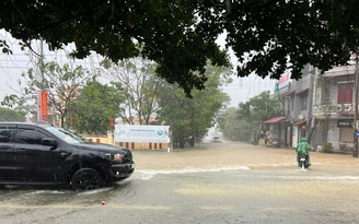 Bão Trà Mi: Một thanh niên Quảng Bình mất tích khi đang đi cứu hộ cứu nạn